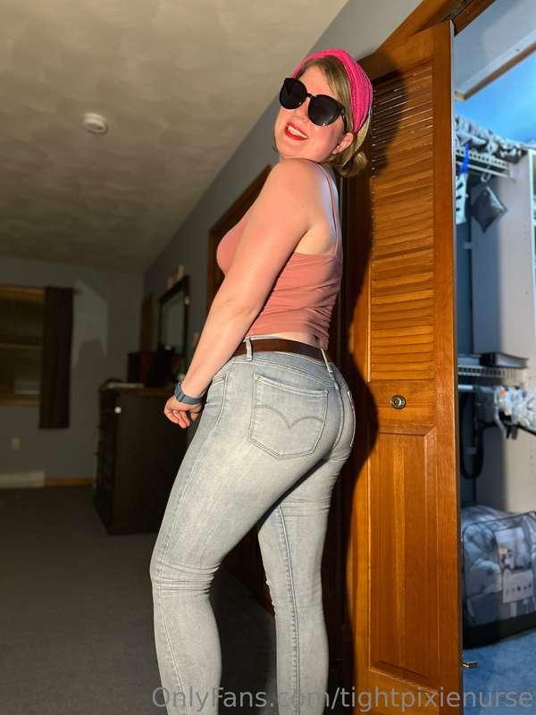 Hey my loves! Hope everyone has a sexy night! Can’t wait to ..