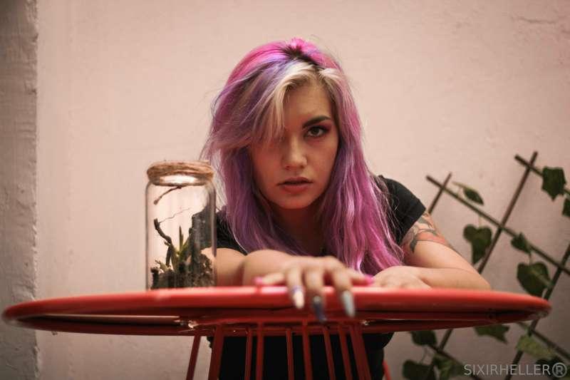 Cara de bruja, cuerpo de bruja, alma de bruja 🧙🏻‍♀️
Me gusta..