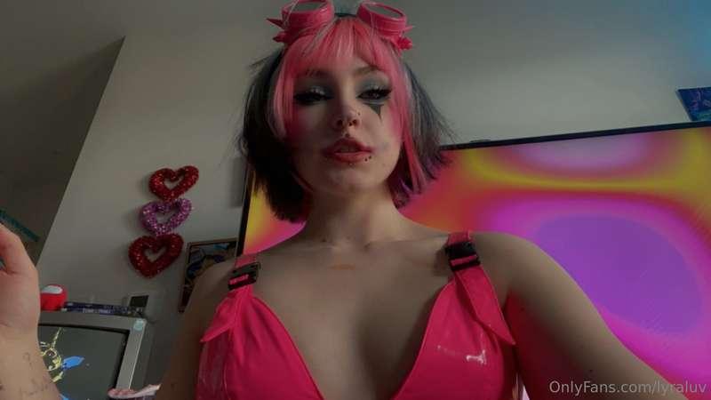 clown!(๑>ᴗ<๑) 40 photos Hot pink outfit, hot pink thong, thi..