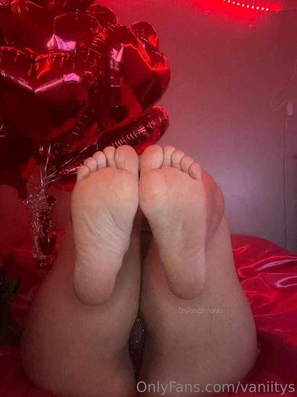 Nothing but feet content 🤭🤭🤭