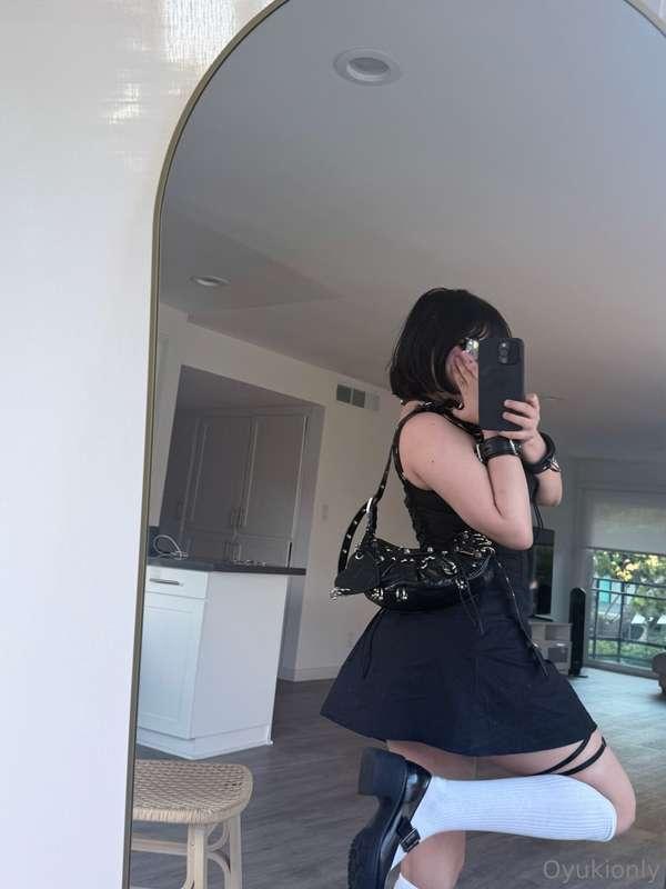 Like my little goth dress? 🧛‍♀️