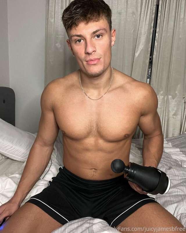 Any takers to be my masseuse?😜

50 off my VIP page !
Subscri..