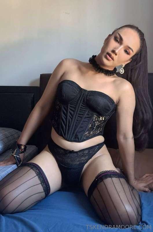Can you believe she has a DICK? 😳See for yourself ↙️ it’s fr..