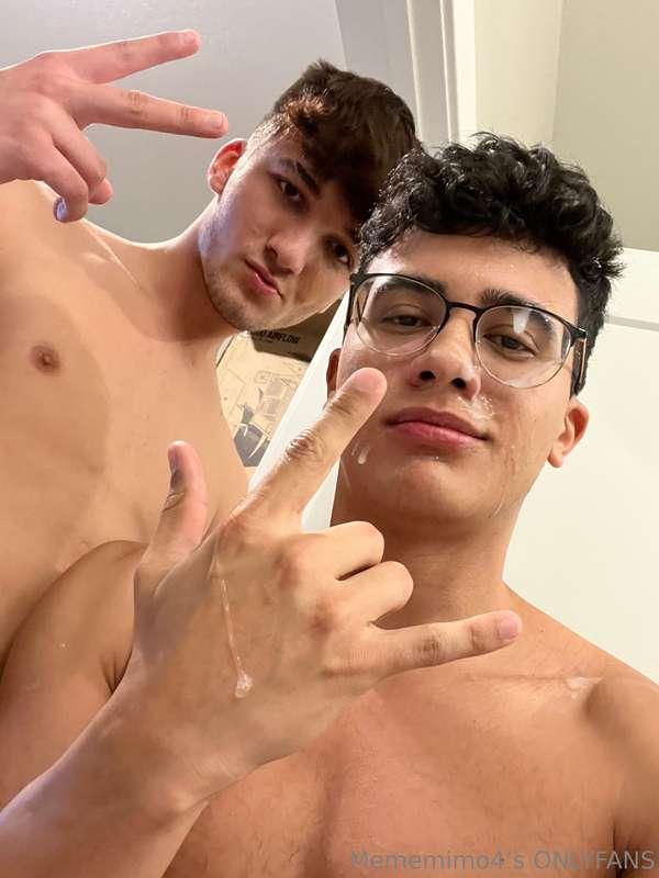Cum on my face today 🥵Full videos with @jtxtoney are availab..