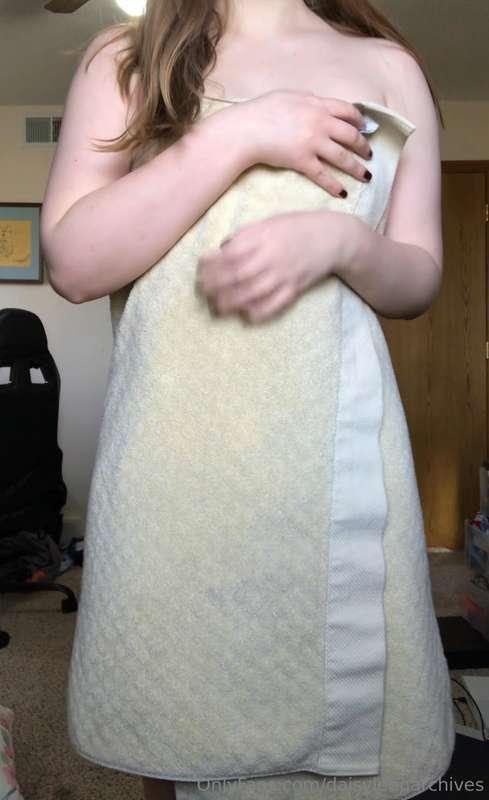 Showing off pre-shower, don’t mind the mess I’m rearranging ..