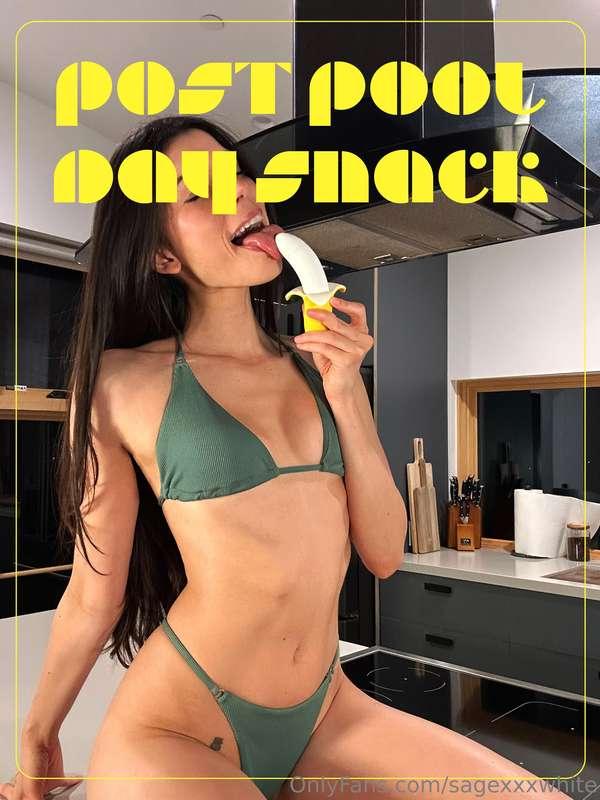 This banana shaped dildo made me squirt all over the kitchen..