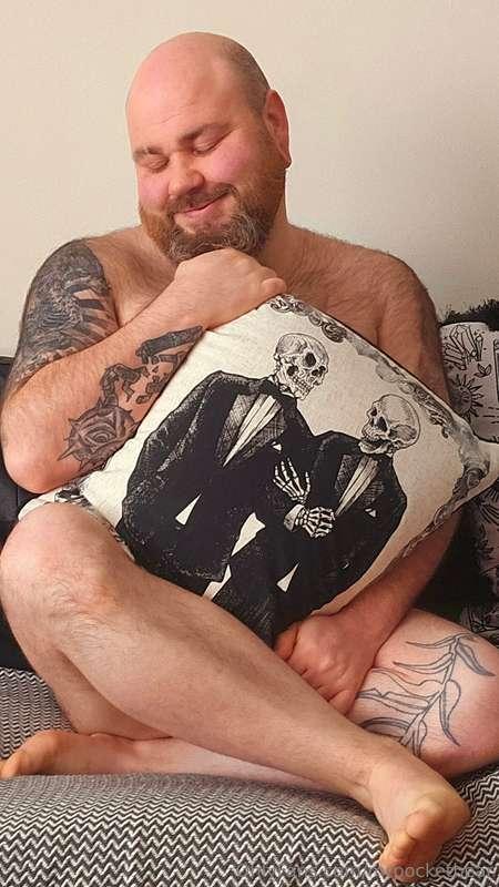 Let's have some pillow talk 🫦