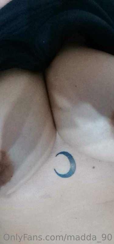 Stamattina mi sono svegliata molto vogliosa di….💦💦💦
Buongior..