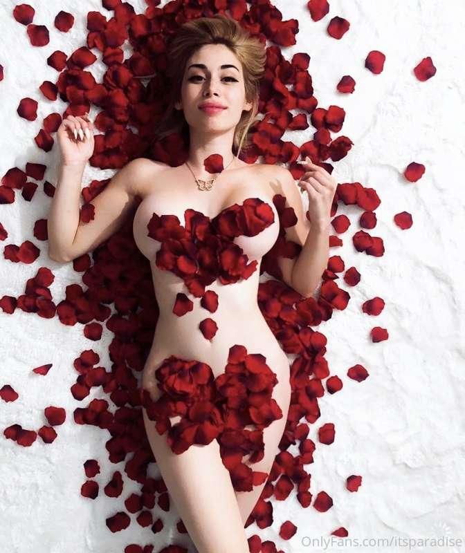 This is erotic art💋