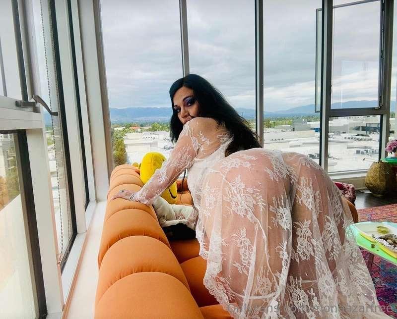 Hi babes, do you want to get closer to me? Do you want to ge..
