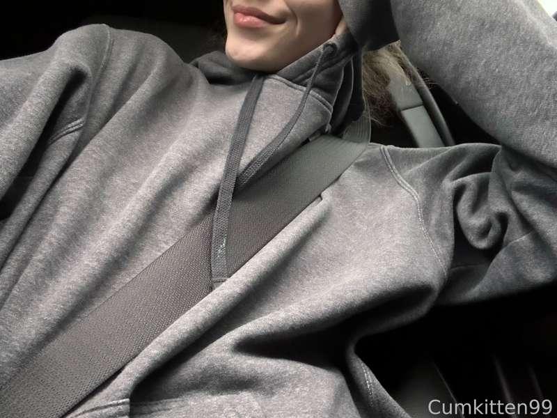 I used my purple toy in my car before going in to the grocery store 😏 needed the motivation 😝