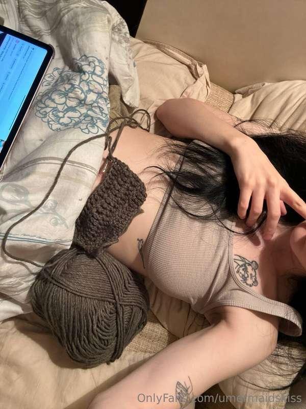 I have different hobbies. for example, I like to knit while ..