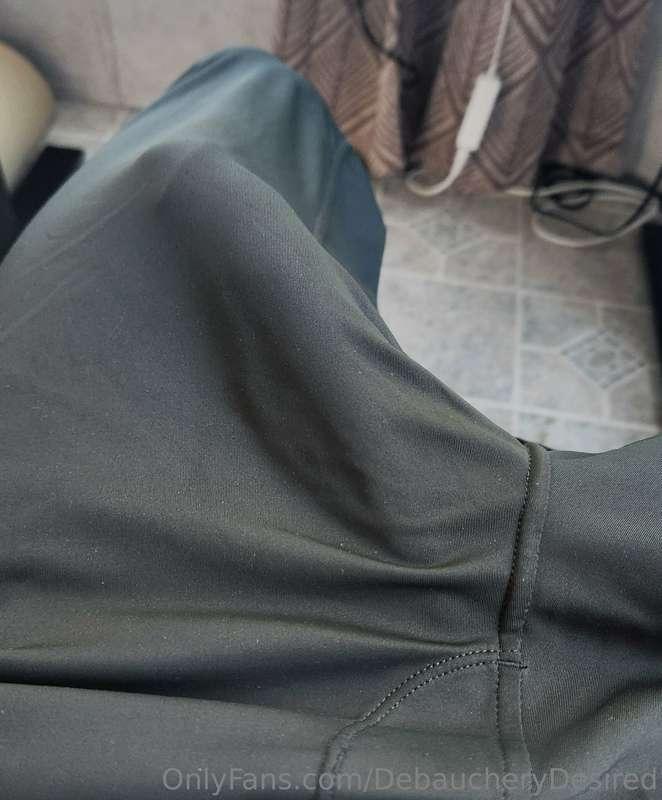 I can't wait to have a hotwife come over in an hour to knock..