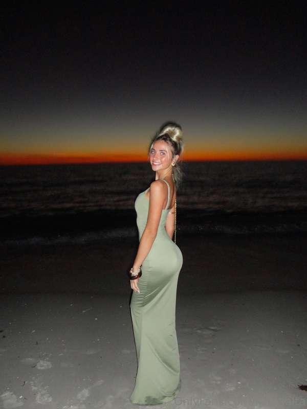this dress pulls up sooo easy 