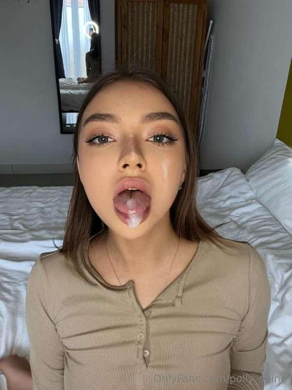 🟡@kate_babyface🟡 This chubby bitch wants to hug your cock wi..