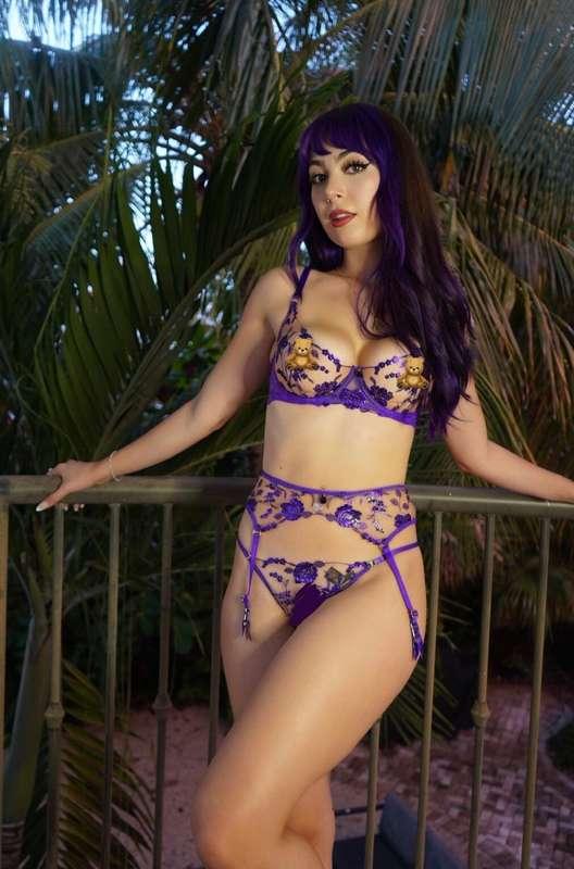 guess my fav colour 🤔💜