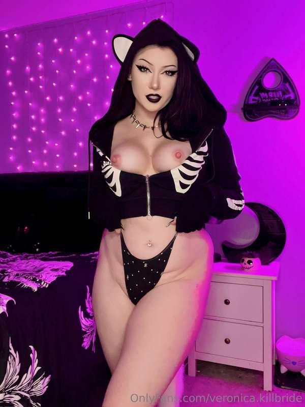 Don’t you dare cum. Not until I fucking say so 💕