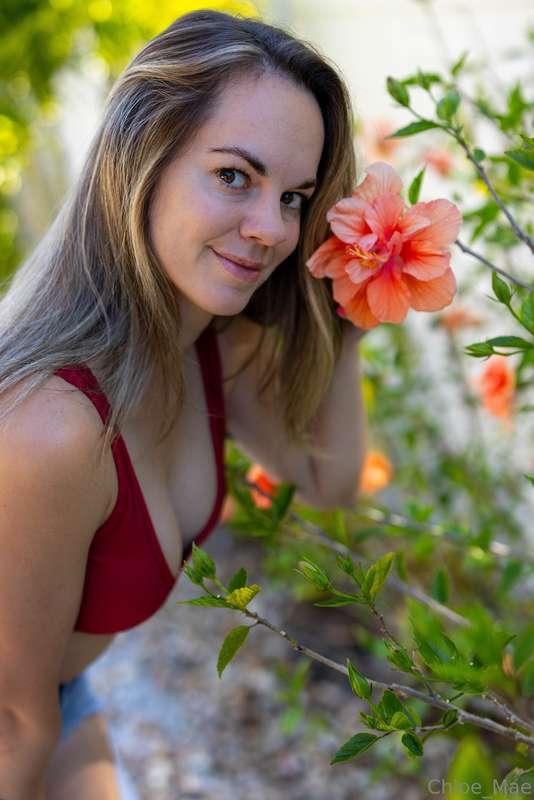 Hey look, I'm a flower girl 😁