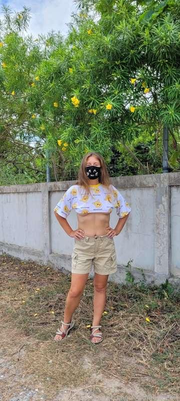 I think this t-shirt is a bit short😜


#fyp #publicnudity #exhibitionism #enf #outdoor #tits  #tattoo #publicflashing #underboobs #public #flashing 