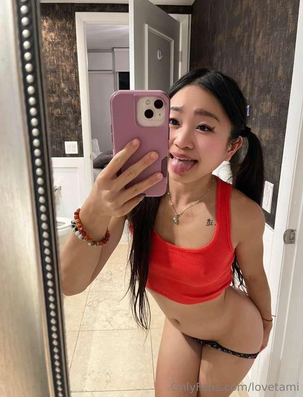 Guess who’s feeling naughty and needs attention right now…🤗