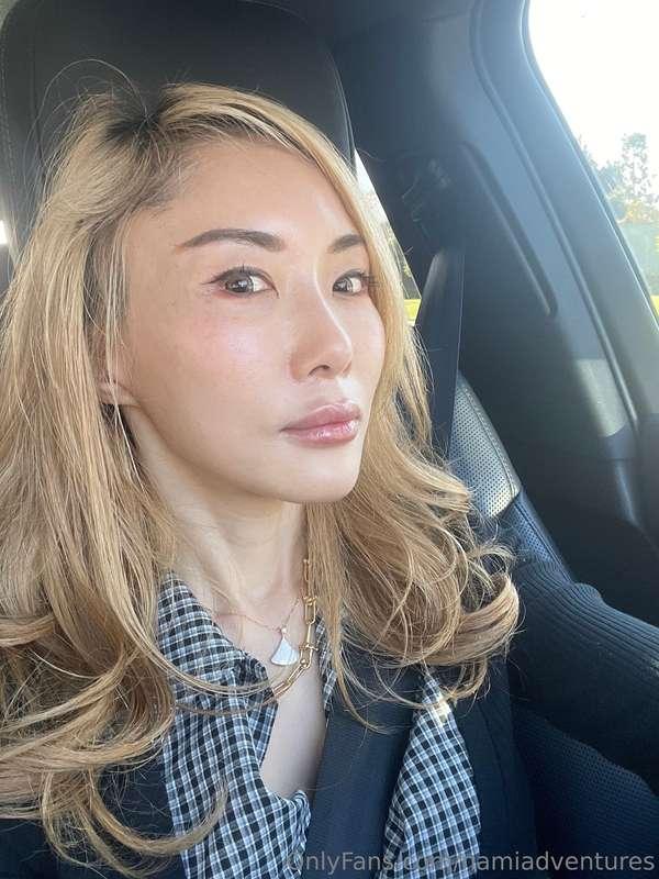 Happy Friday ! Finally . What a long week 🥹