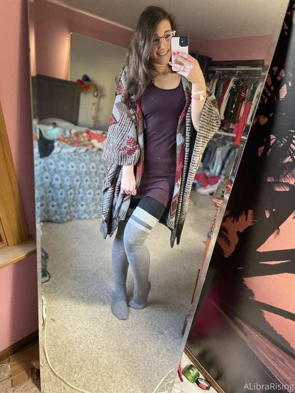 I really love my outfit I wore free shopping! Cute and cozy ..