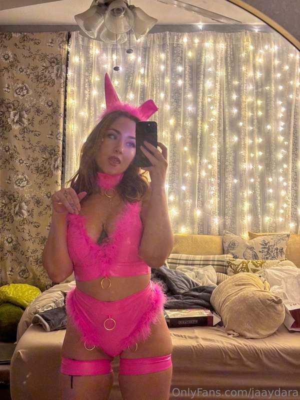 The cutest Easter bunny🐰 getting some Easter content ready😉