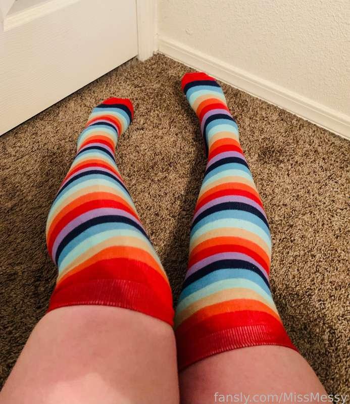 Sunburn is healing, but I found pretty socks 🥰