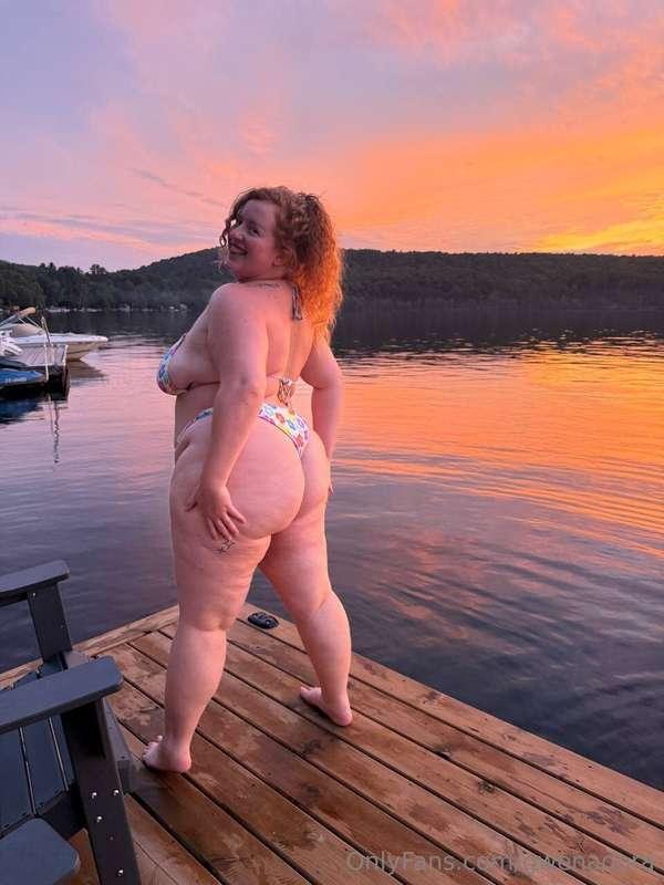 A quiet evening with mommy on the pier