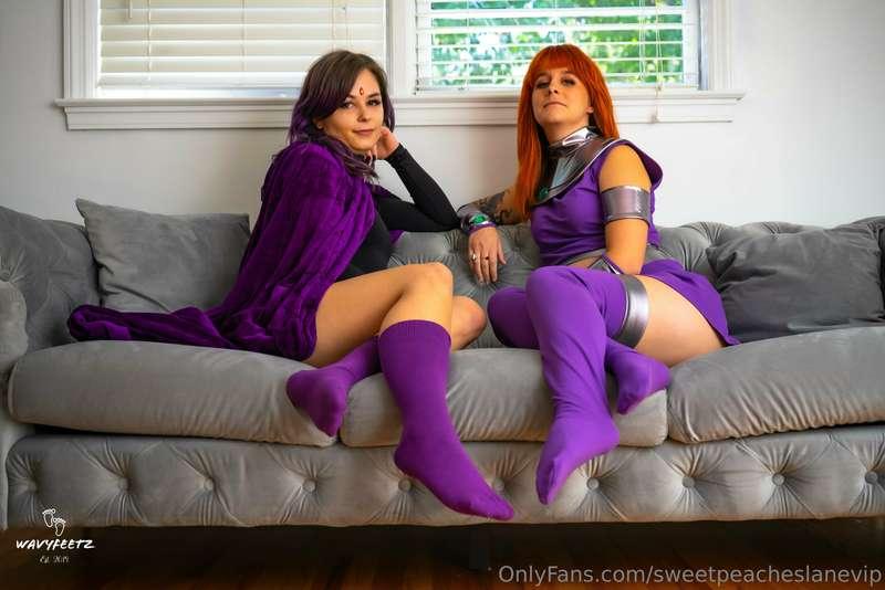 Starfire and Raven cosplay with @taystoes