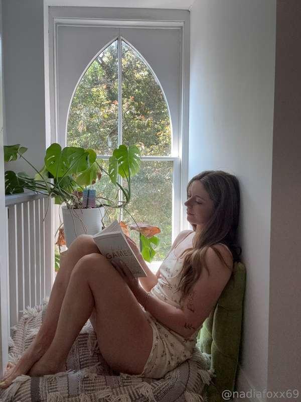 Tomorrow you get to find out what I’m reading hehe 📚 
