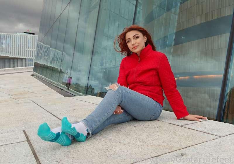 barefoot on the Opera House 