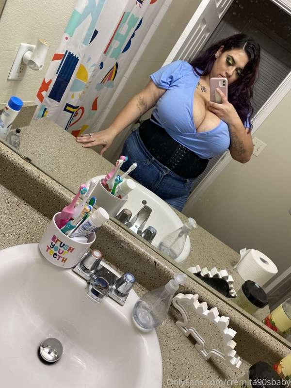 What the public sees vs. what y’all see 😍