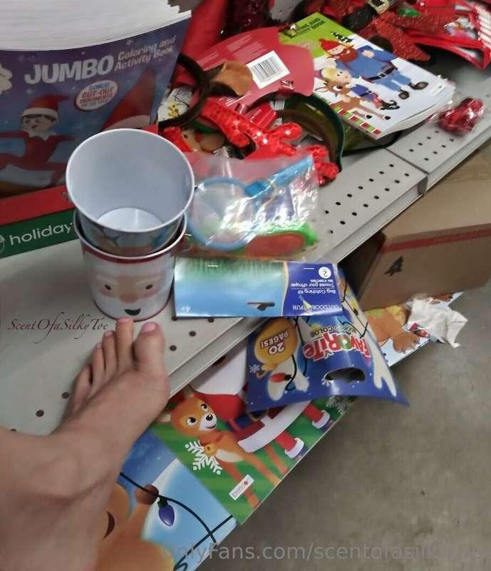 🚗 🛍 A quick trip to the dollar store was so satisfying. A bi..