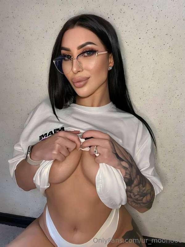 🔥 STOP SCROLLING 🔥@alina_greys 
🔥 Her wet pussy 🫦🫦 is waitin..