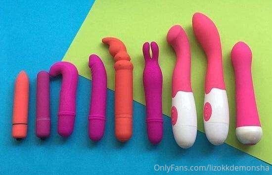 Help me buy a dildo 🍌💄 When I penetrate my pussy with your d..