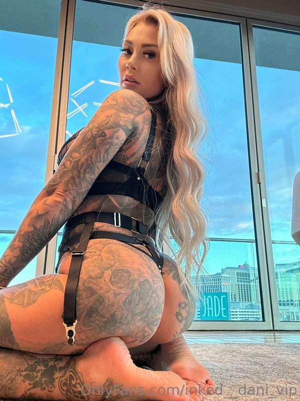 I could be your worst distraction or your best temptation 👀🤫