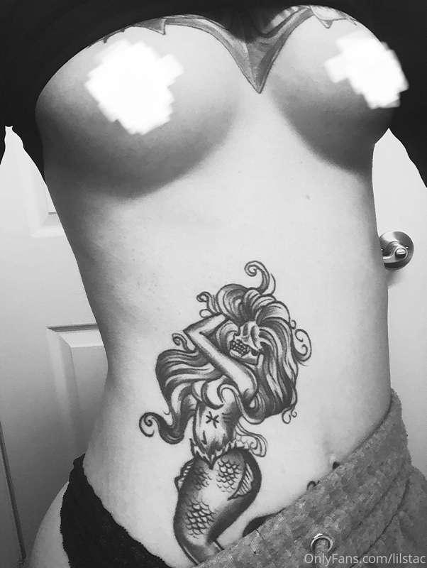 🖤 23, petite, tatted/pierced 🖤
sub to her OF to see uncensor..