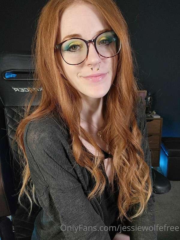 Why don't you follow my main?   Onlyfans.com/jessiewolfexoxo