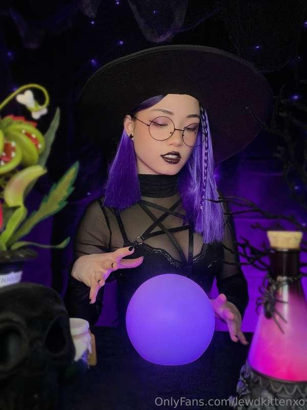 Ops I cast a love spell on you and now ur mine forever~ 
🔮🖤