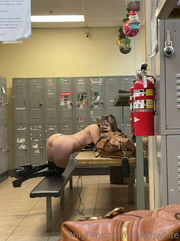 photo shoot at work💕💕 send a tip if you love it