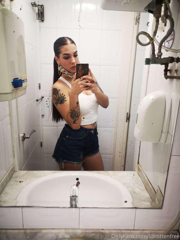 Selfie bathroom ☺️
Selfie en el baño ☺️