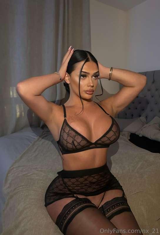 Tu fais quoi si je te regarde comme ça ? 🥵