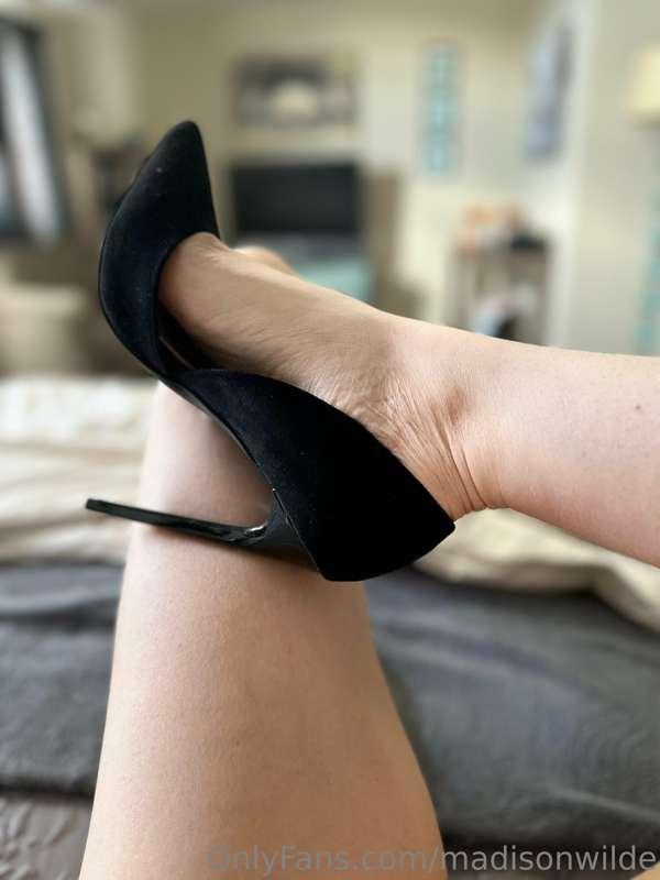 Fuck me shoes…wouldn’t you agree? 💋