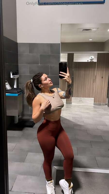 New bras & panties just dropped! DM me with 🛍️ for all the i..
