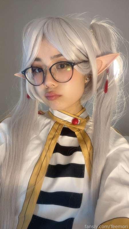 (¬/////¬) I should probably do more cosplay haha any ideas? (The glasses stay on XD)

#fyp #anime #cosplay #cosplayer #frieren #asian #kawaii #waifu #girlfriend