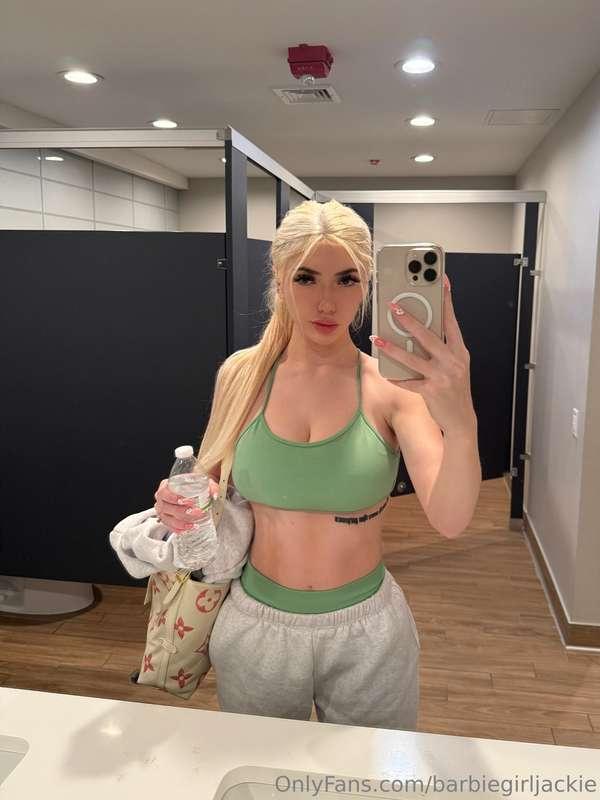 After workout shower? 😼