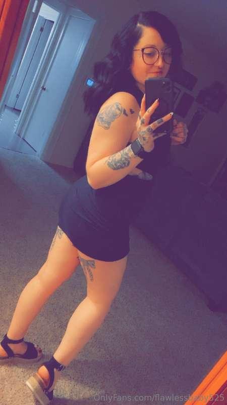 Who doesn’t like a little black dress 🥵