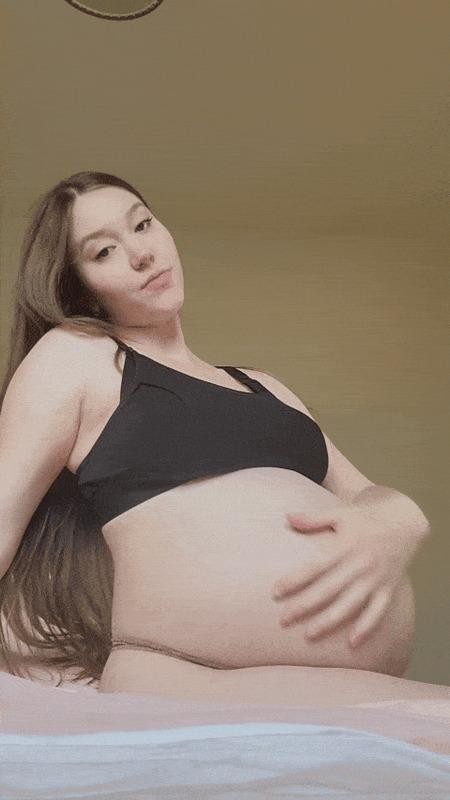 Throwback Thursday ✌️
Enjoy some pregnancy gifs 🤰🏻

#preggo #preggers #pregnantbelly #pregnancy #pregnant #belly #bigbelly #9monthspregnant #throwback #throwbackthursday #pregnancyfetish #fetish #maternity #hotmom #sfw #clothed #gifs #mommy #milf #mom #fansly #fyp 