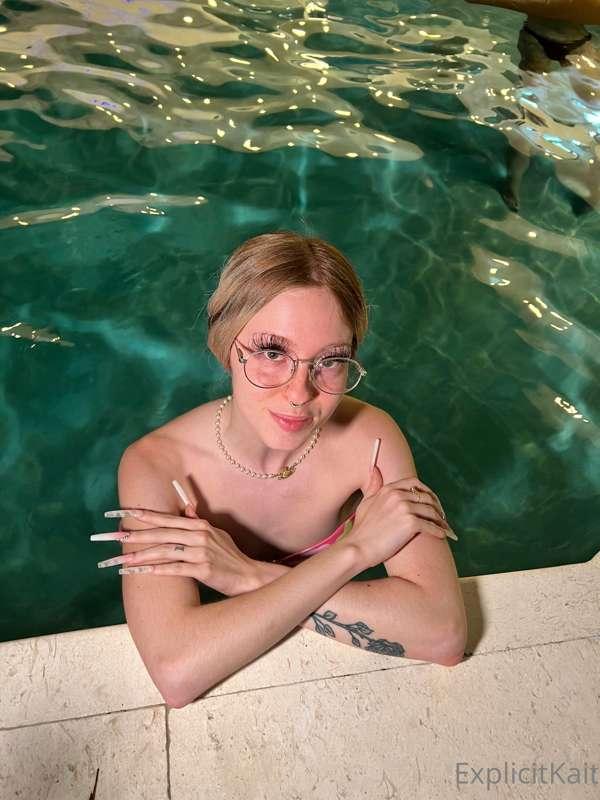 some pool pics a friend took 💙